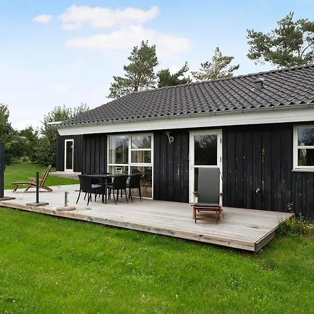Feriehus Charming Holiday Home In Scenic Mols With Countryside Views And Close To The Water Knebel