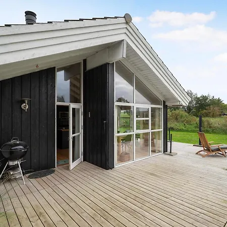 Charming Holiday Home In Scenic Mols With Countryside Views And Close To The Water